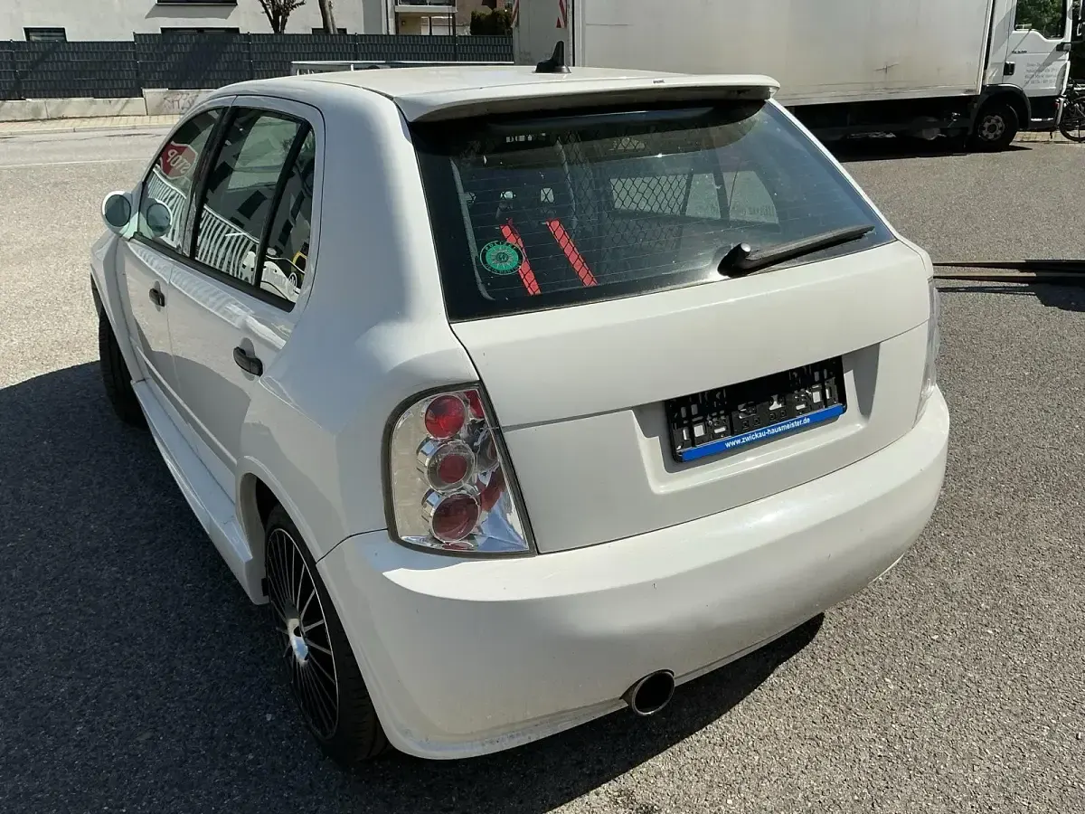 Gebraucht Skoda Fabia 101 PS (74 kW) 2002 Weiß Kleinwagen