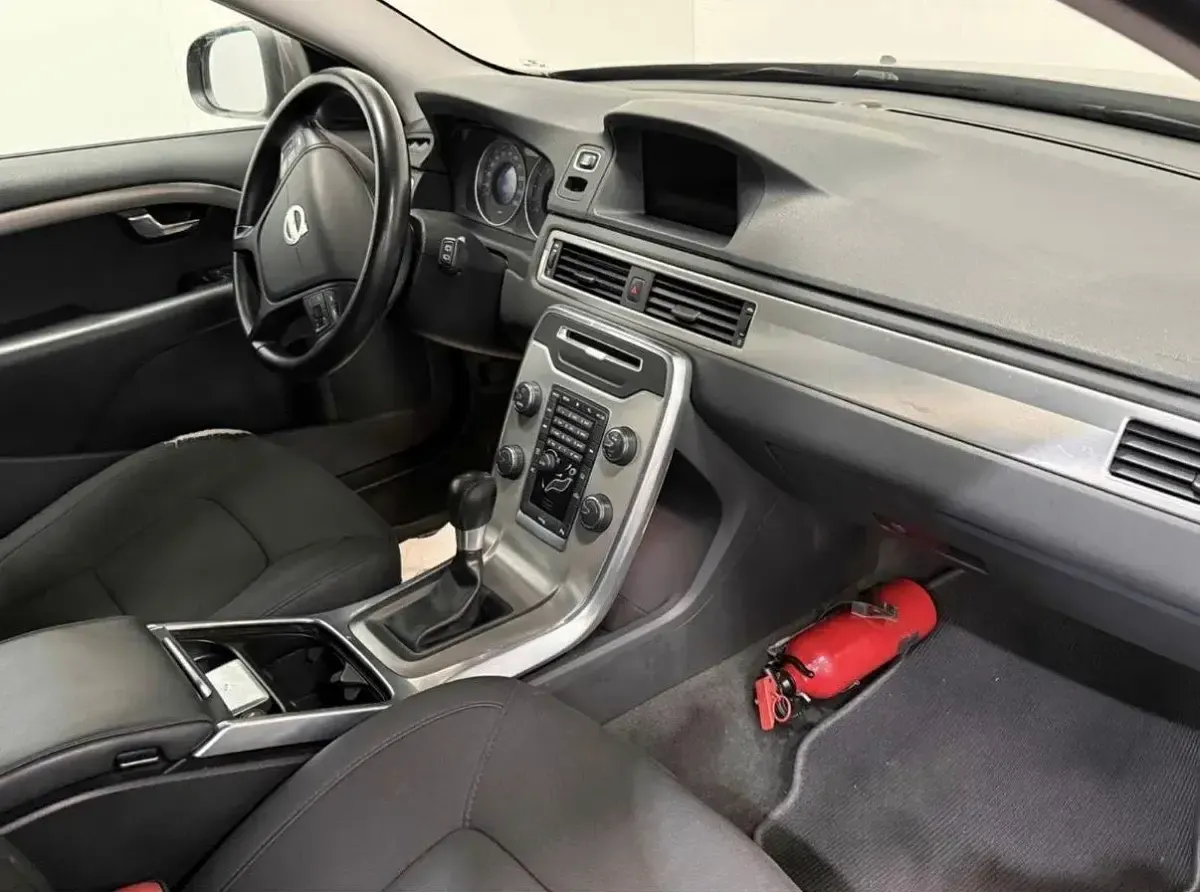 Gebraucht Volvo V70 Momentum 114 PS (83 kW) 2012 Braun Kombi