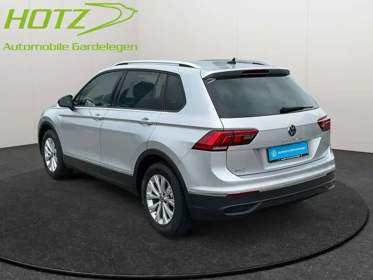Gebraucht VW Tiguan United 150 PS (110 kW) 2021 Reflexsilber metallic SUV
