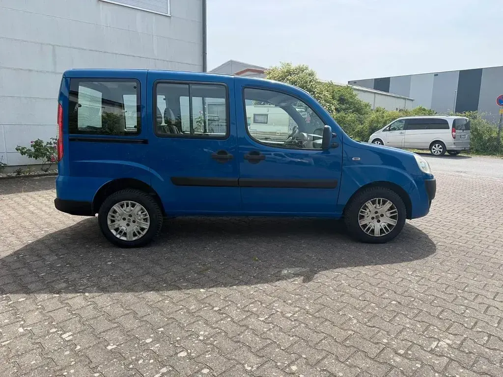 Gebraucht Fiat Doblò 77 PS (56 kW) 2009 Blau Van / Kleinbus