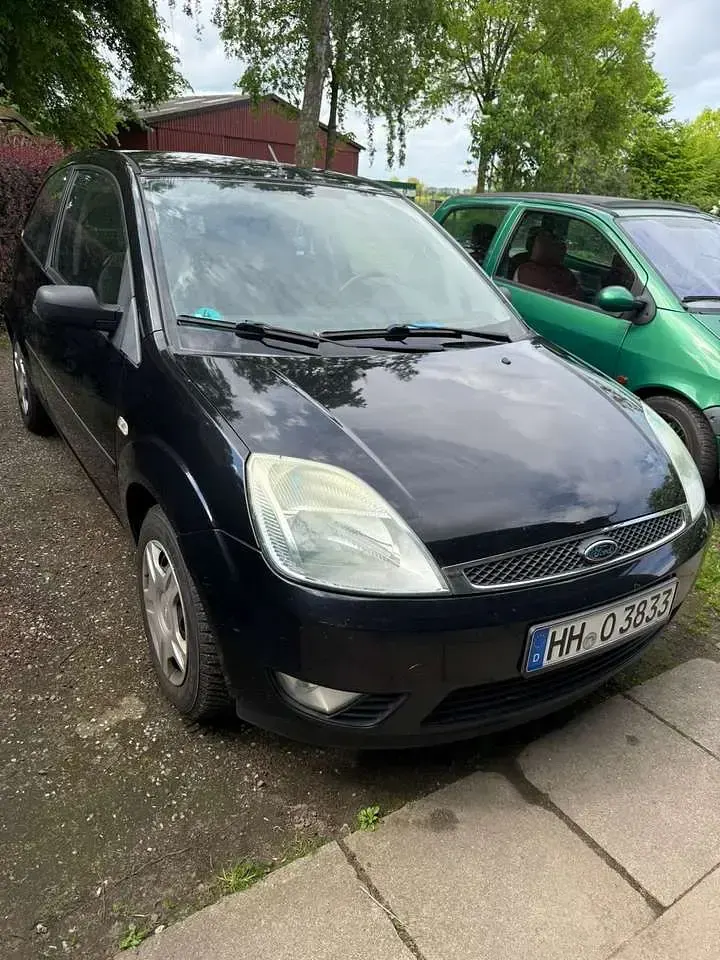Gebraucht Ford Fiesta Trend 101 PS (74 kW) 2004 Kleinwagen