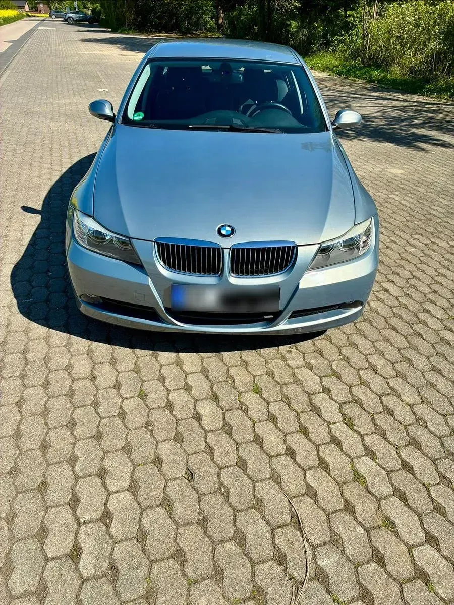 Gebraucht BMW 325 218 PS (160 kW) 2007 Silber Limousine