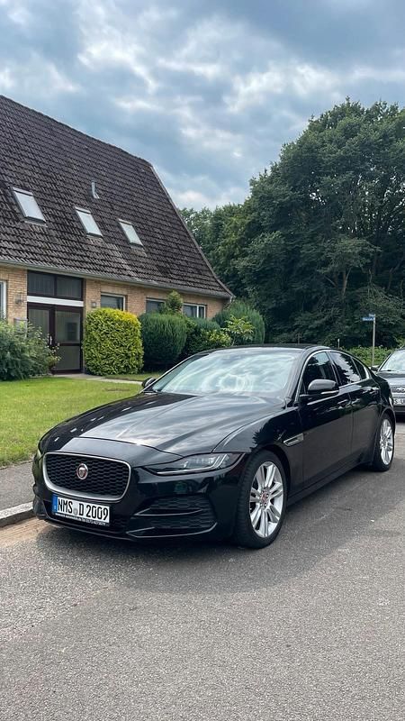 Schwarz Gebraucht 2020 Jaguar XE Limousine | 21.000 € (Fairer Preis) - Bild 1/4