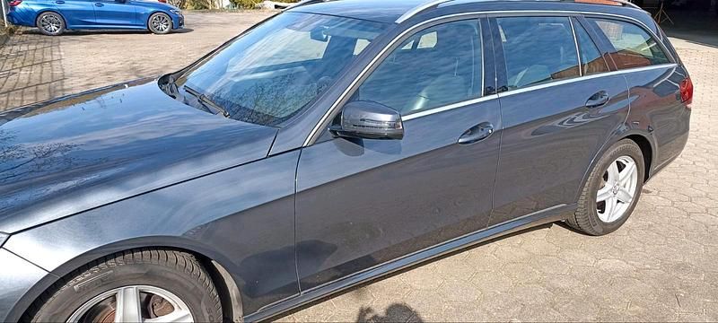 Gebraucht Mercedes E200 184 PS (135 kW) 2014 Grau Kombi