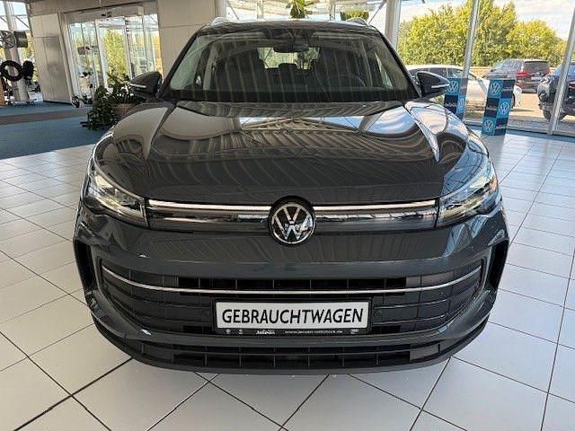 Neu VW Tiguan 150 PS (110 kW) 2025 Grau SUV