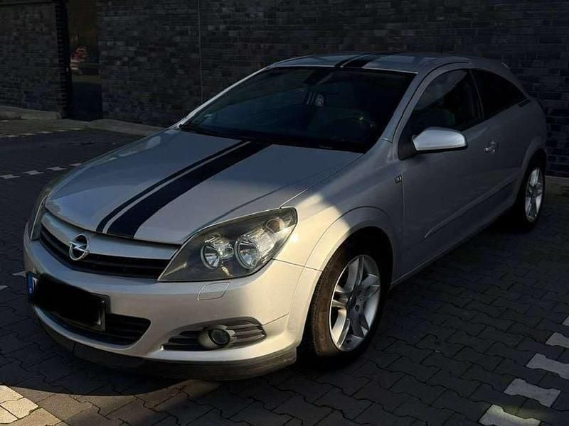 Silber Gebraucht 2006 Opel Astra GTC Edition Coupé | 700 € (Superpreis) - Bild 1/4