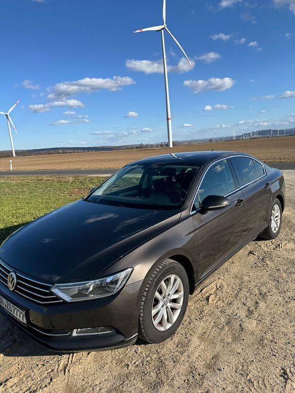 Gebraucht VW Passat Comfortline 150 PS (110 kW) 2016 Braun Limousine