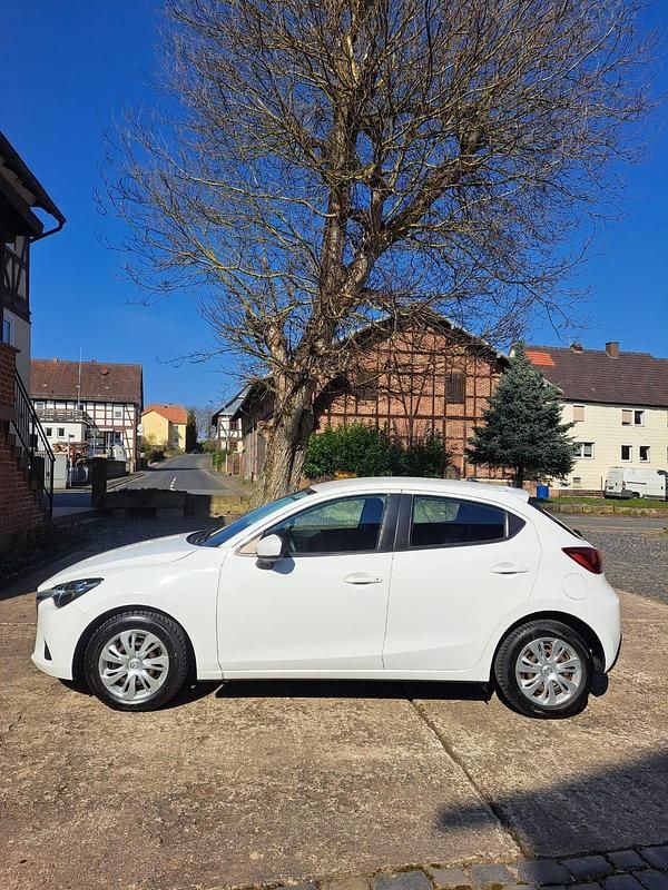 Gebraucht Mazda 2 75 PS (55 kW) 2019 Weiß Kleinwagen