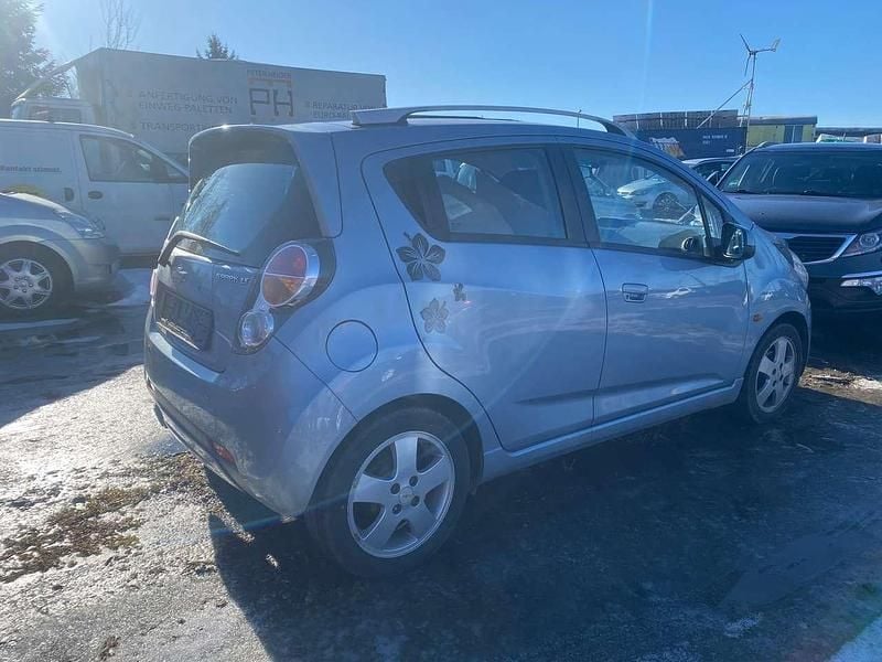 Usado Chevrolet Spark LT 82 CV (60 kW) 2010 Azul Utilitario