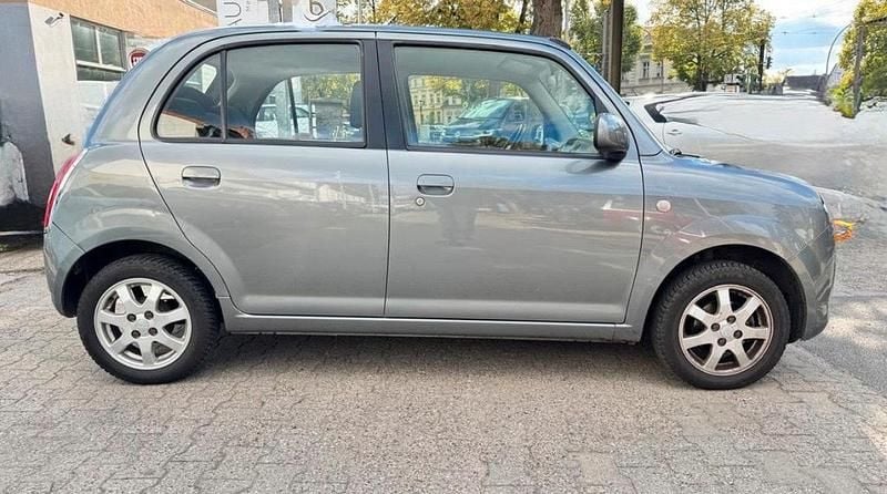 Grau Gebraucht 2008 Daihatsu Trevis Kleinwagen | 1.300 € - Bild 1/4
