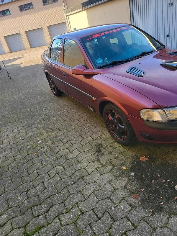 Gebraucht Opel Vectra 101 PS (74 kW) 1998 Rot Limousine