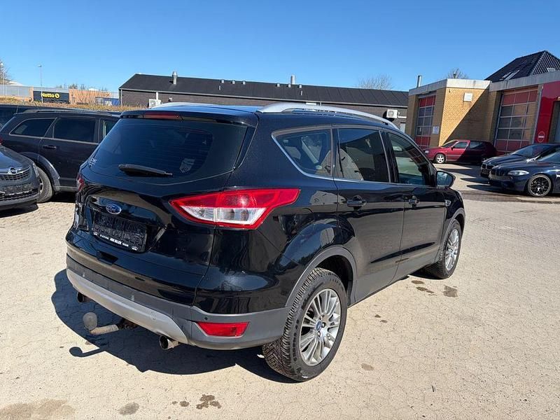 Usata Ford Kuga 140 CV (102 kW) 2013 Nero SUV