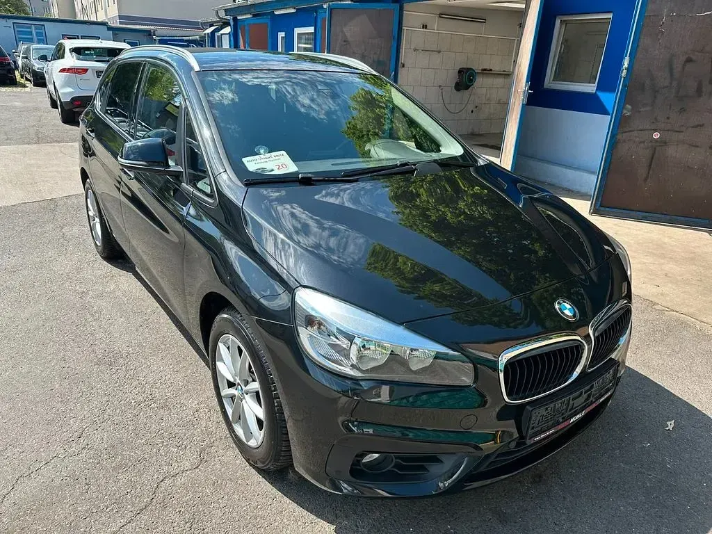 Gebraucht BMW 216 Active Tourer Basis 116 PS (85 kW) 2015 Schwarz Van / Kleinbus