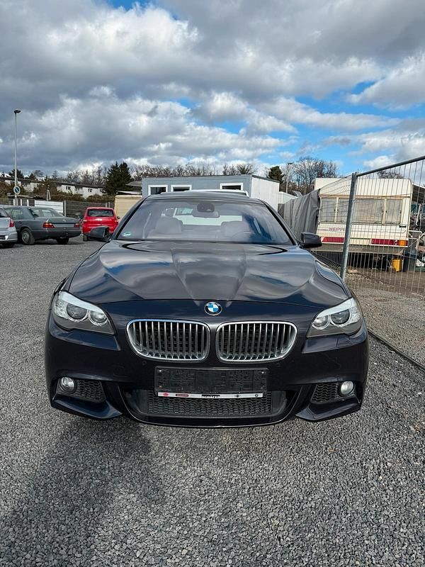 Gebraucht BMW 550 408 PS (300 kW) 2012 Grau Limousine