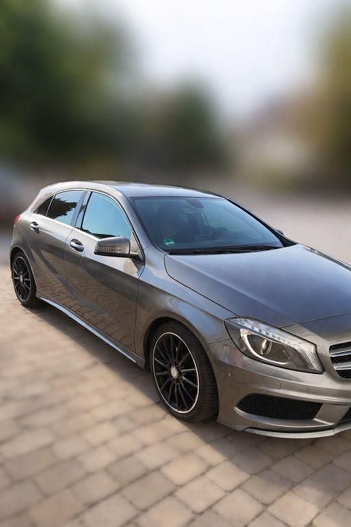 Gebraucht Mercedes A200 AMG line 156 PS (114 kW) 2012 Grau Limousine