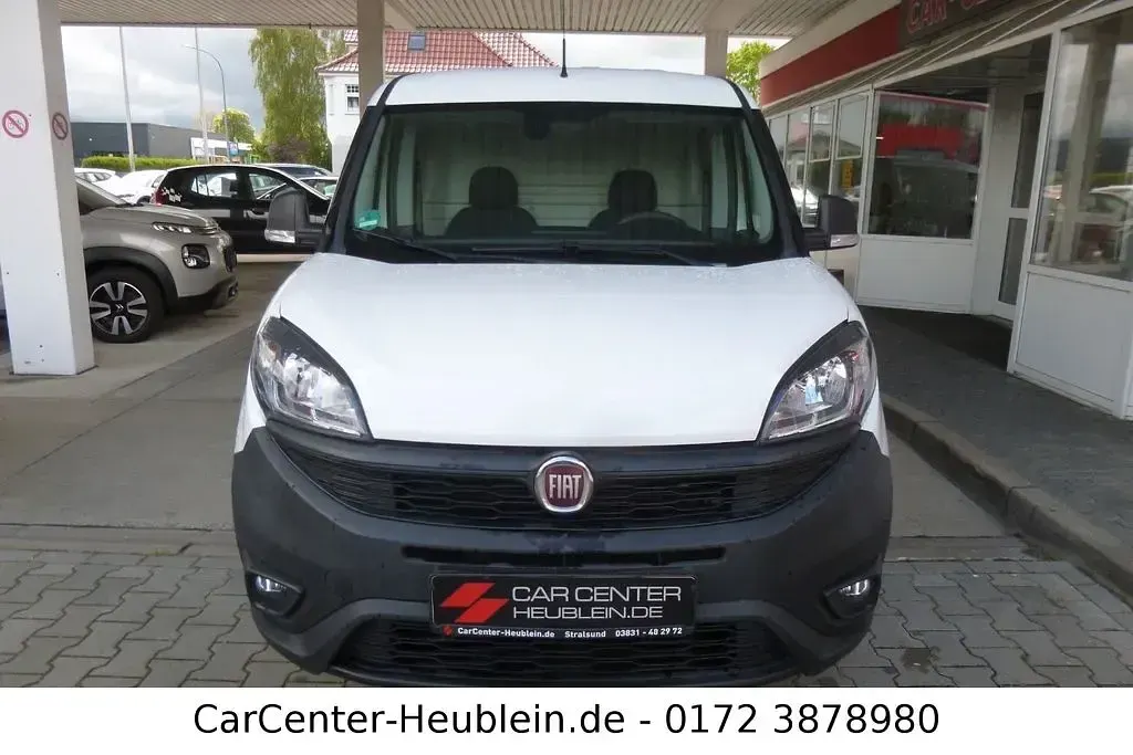 Gebraucht Fiat Doblò 95 PS (69 kW) 2019 Weiß Van / Kleinbus