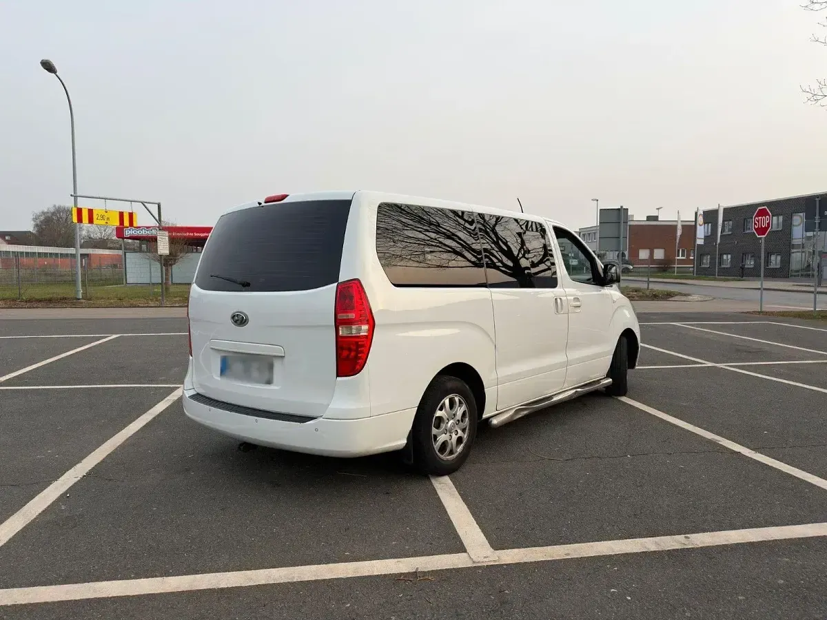 Gebraucht Hyundai H-1 170 PS (125 kW) 2011 Van / Kleinbus