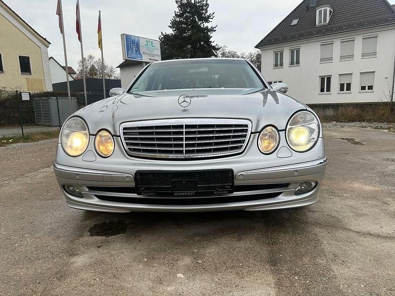 Gebraucht Mercedes E200 163 PS (119 kW) 2005 Silber Limousine