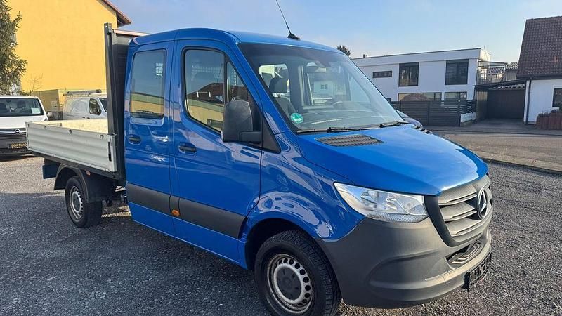 Blau Gebraucht 2018 Mercedes Sprinter Van | 25.900 € (Fairer Preis) - Bild 1/4