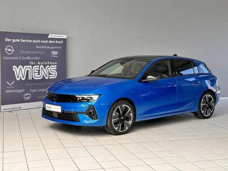 Kobalt blau metallic (metallic) Gebraucht 2023 Opel Astra Limousine | 27.900 € (Fairer Preis) - Bild 1/4