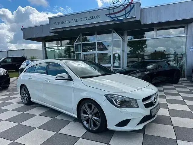 Gebraucht Mercedes CLA180 122 PS (89 kW) 2016 Weiß Limousine