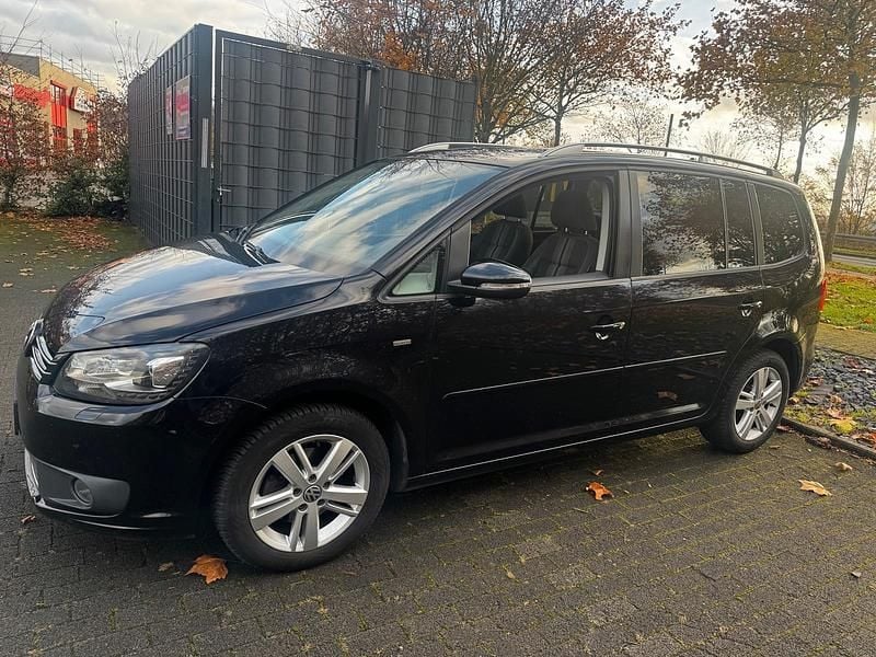 Schwarz Gebraucht 2014 VW Touran Van / Kleinbus | 6.990 € (Superpreis) - Bild 1/4