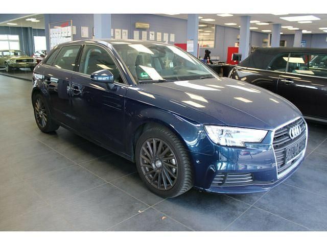 Blau Gebraucht 2017 Audi A3 Kombi | 16.980 € (Guter Preis) - Bild 1/4