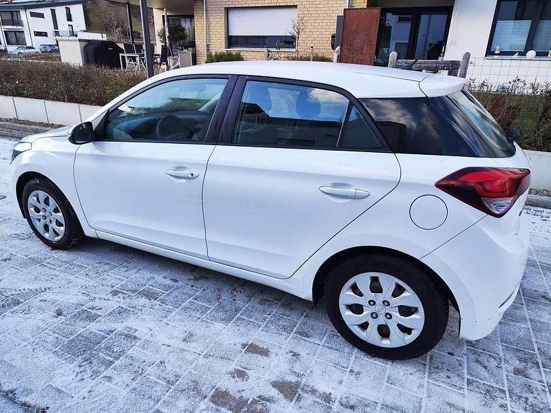 Gebraucht Hyundai i20 Active 75 PS (55 kW) 2018 Weiß Limousine
