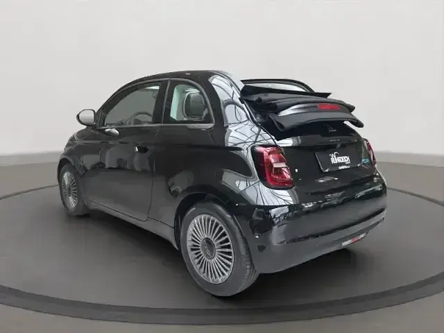 Neu Fiat 500e Icon 63 kW (87 PS) 2026 Schwarz Cabrio