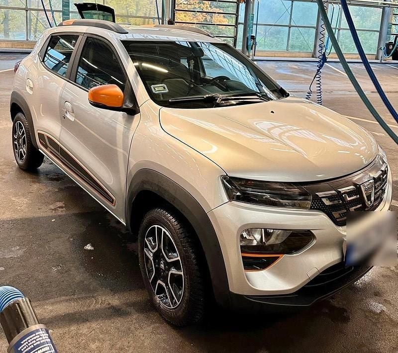 Silber Gebraucht 2021 Dacia Spring Comfort Plus Kleinwagen | 8.200 € (Guter Preis) - Bild 1/4