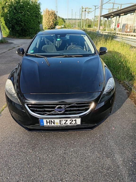 Schwarz Gebraucht 2015 Volvo V40 Kombi | 6.499 € (Superpreis) - Bild 1/4