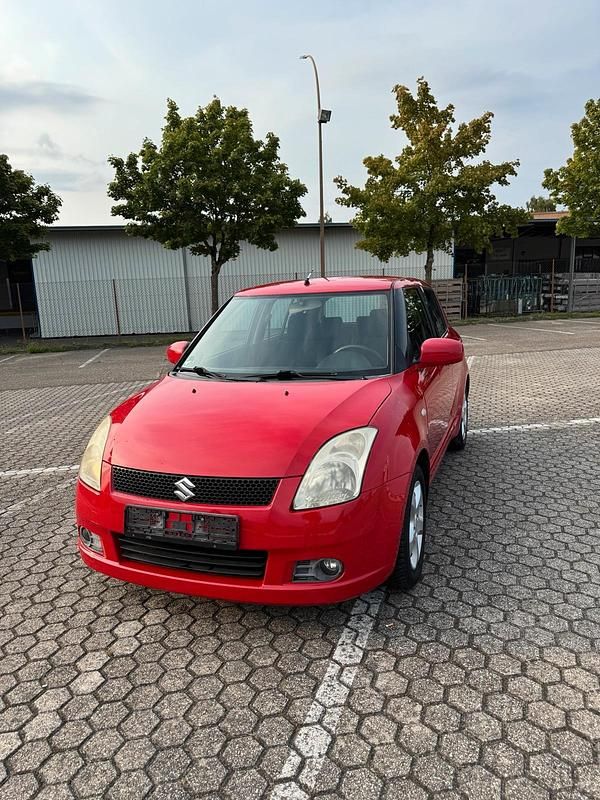Rot Gebraucht 2005 Suzuki Swift Kleinwagen | 1.300 € (Fairer Preis) - Bild 1/4