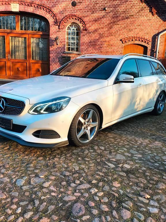 Gebraucht Mercedes E200 Avantgarde 136 PS (100 kW) 2013 Weiß Limousine