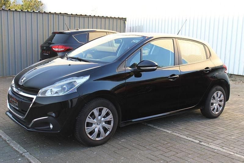 Second-hand Peugeot 208 Active 82 CP (60 kW) 2017 Negru Hatchback