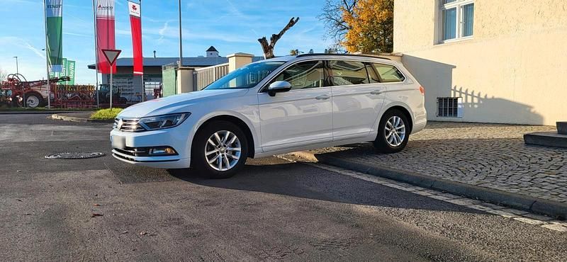 Gebraucht VW Passat 120 PS (88 kW) 2016 Weiß Kombi