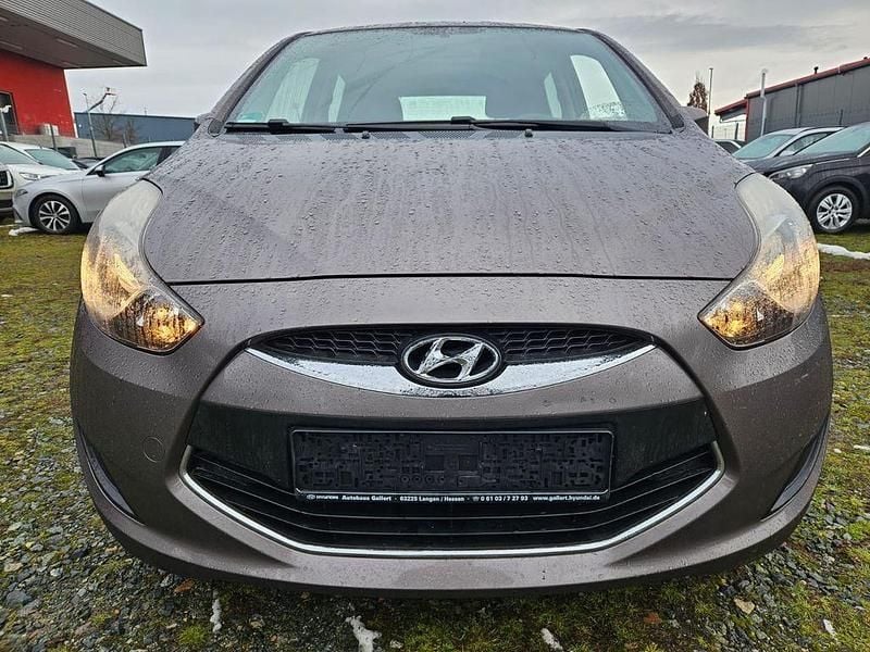 Braun Gebraucht 2014 Hyundai ix20 Edition Kleinwagen | 5.900 € (Guter Preis) - Bild 1/4