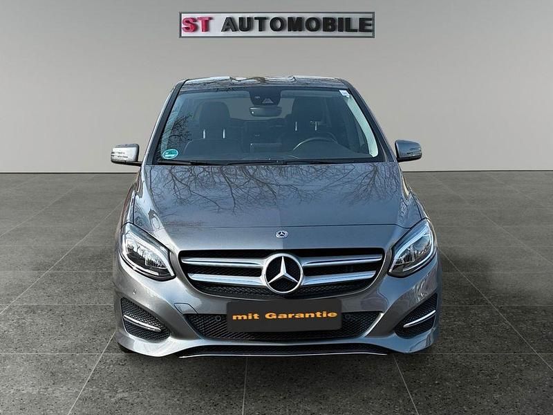Gebraucht Mercedes B220 184 PS (135 kW) 2017 Grau Van / Kleinbus