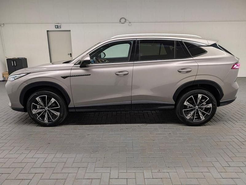 Neu MG HS Luxury 170 PS (125 kW) 2026 Silber SUV