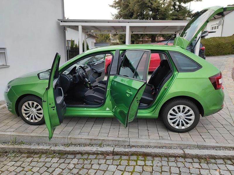 Gebraucht Skoda Rapid Ambition 110 PS (80 kW) 2019 Grün Kleinwagen