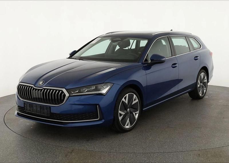 Blau Gebraucht 2024 Skoda Superb Selection Kombi | 42.949 € (Guter Preis) - Bild 1/4