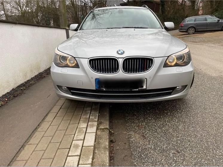 Silber Gebraucht 2007 BMW 525 Kombi | 5.299 € (Fairer Preis) - Bild 1/4