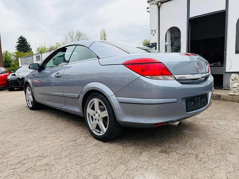 Gebraucht Opel Astra Cabriolet Edition 140 PS (102 kW) 2008 Silber Cabrio