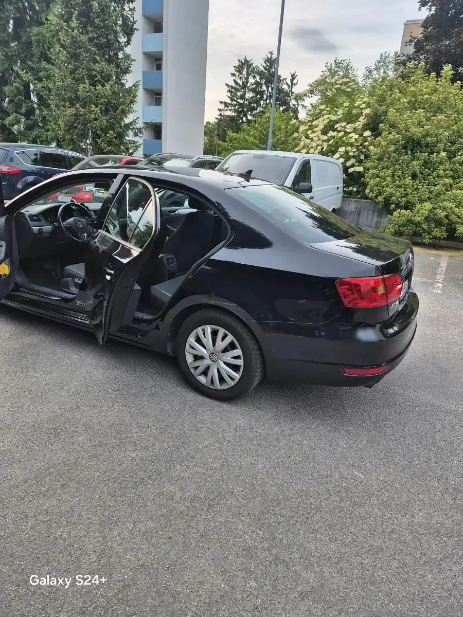 Gebraucht VW Jetta 121 PS (88 kW) 2013 Schwarz Limousine