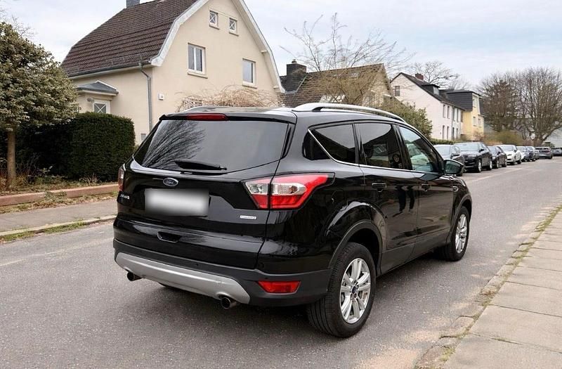 Gebraucht Ford Kuga Cool & Connect 120 PS (88 kW) 2017 Schwarz SUV