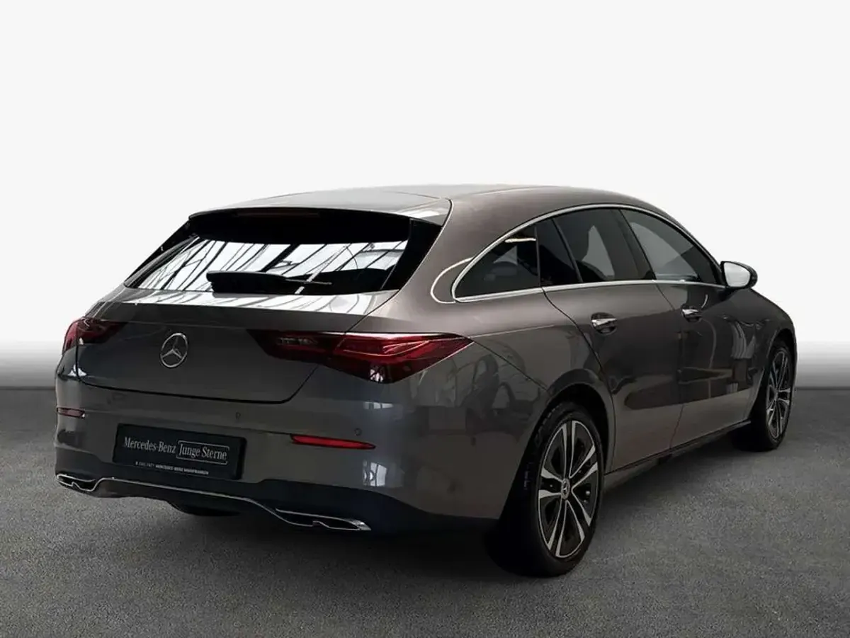 Gebraucht Mercedes CLA180 136 PS (100 kW) 2023 Mountaingrau metallic Coupé