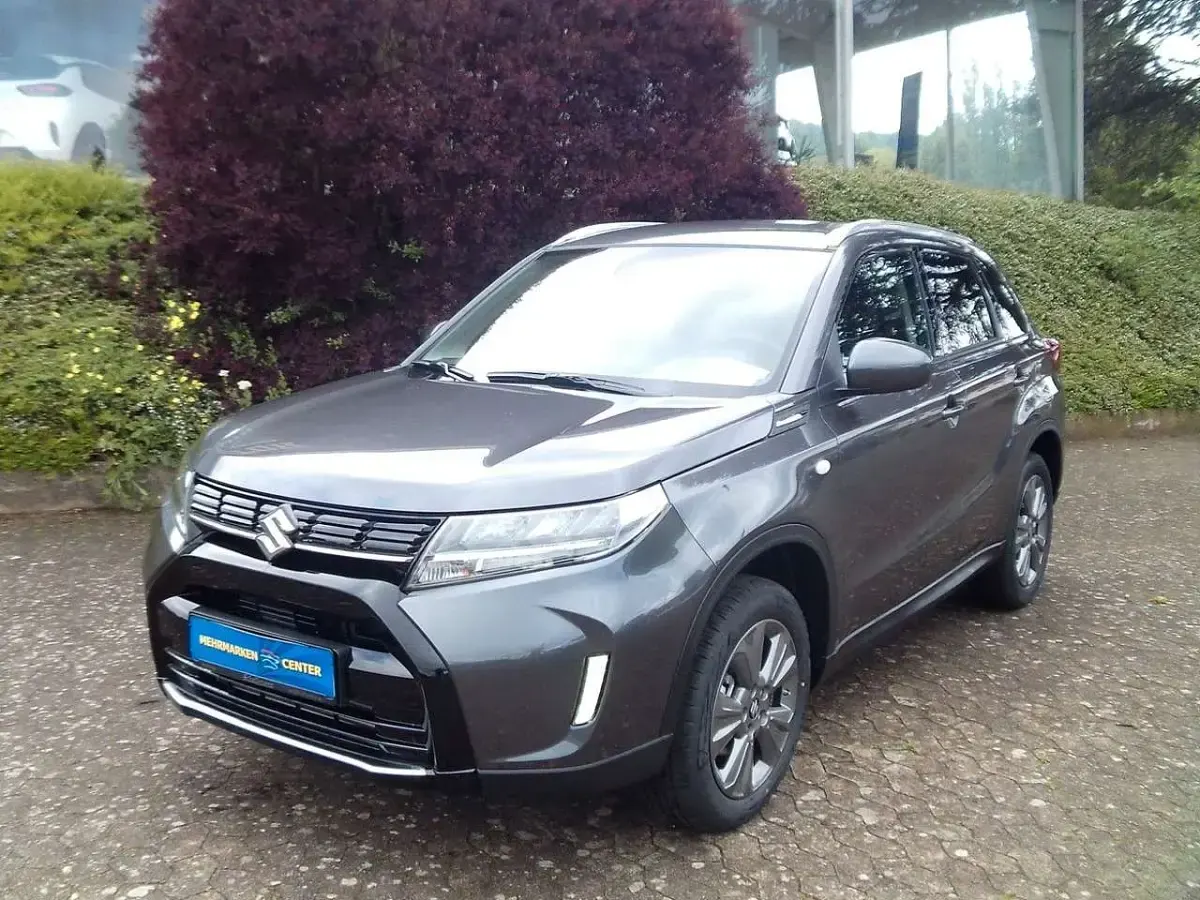 Neu Suzuki Vitara Comfort 109 PS (80 kW) 2026 Grau SUV