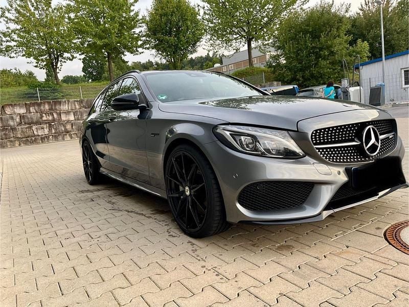 Grau Gebraucht 2017 Mercedes C43 AMG AMG Kombi | 31.900 € (Teuer) - Bild 1/4