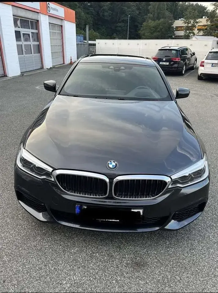 Gebraucht BMW 530 Sport Line 272 PS (200 kW) 2018 Silber Limousine