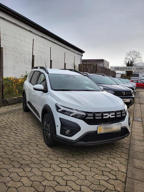 Weiß Gebraucht 2024 Dacia Jogger Expression Van / Kleinbus | 18.800 € (Fairer Preis) - Bild 1/4