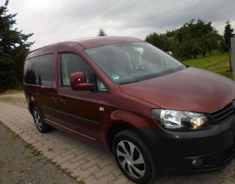 Braun Gebraucht 2012 VW Caddy Maxi Comfortline Van / Kleinbus | 6.150 € - Bild 1/4
